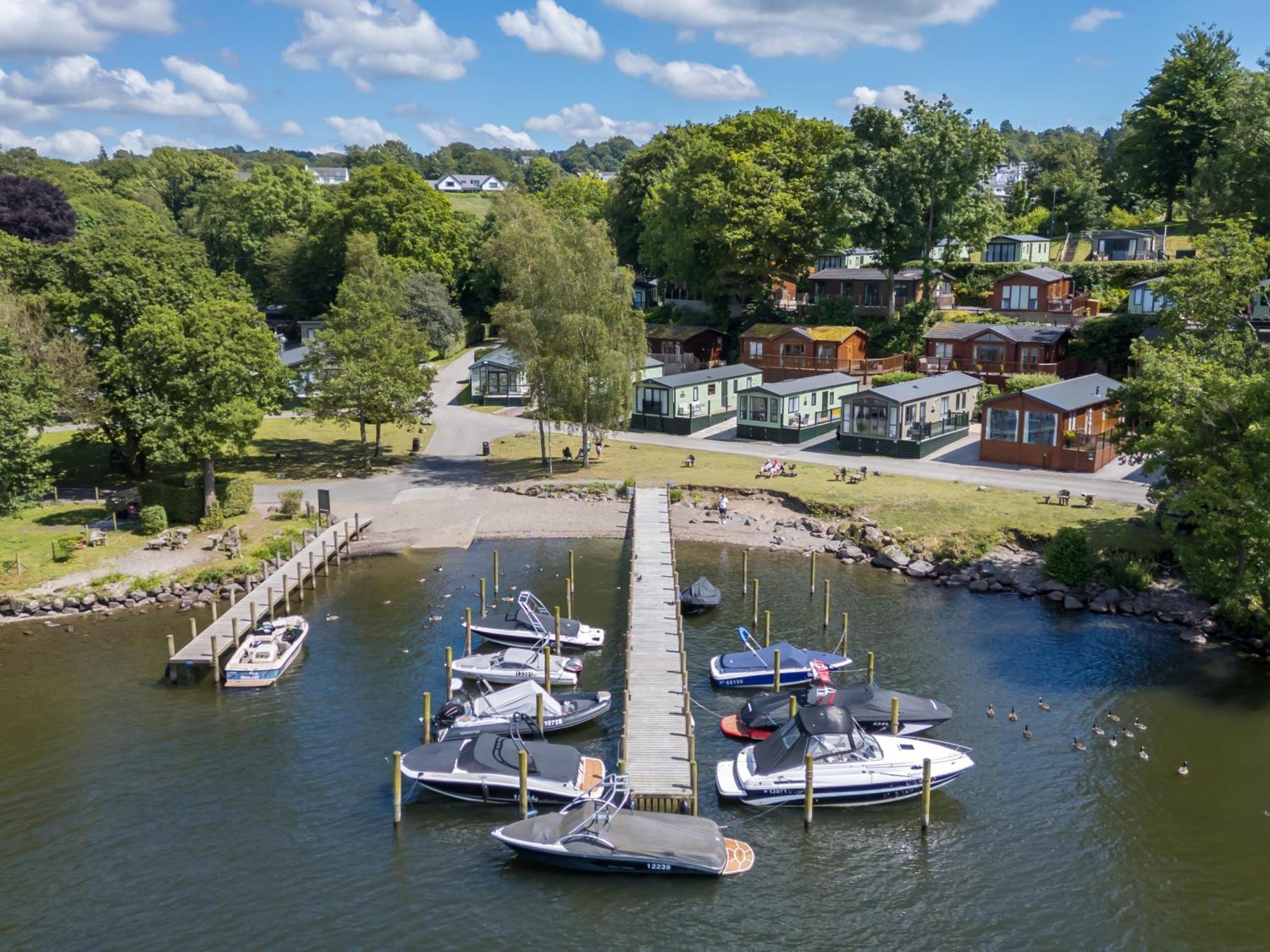 Loubi'S Lakeside Lodge Windermere Exterior foto